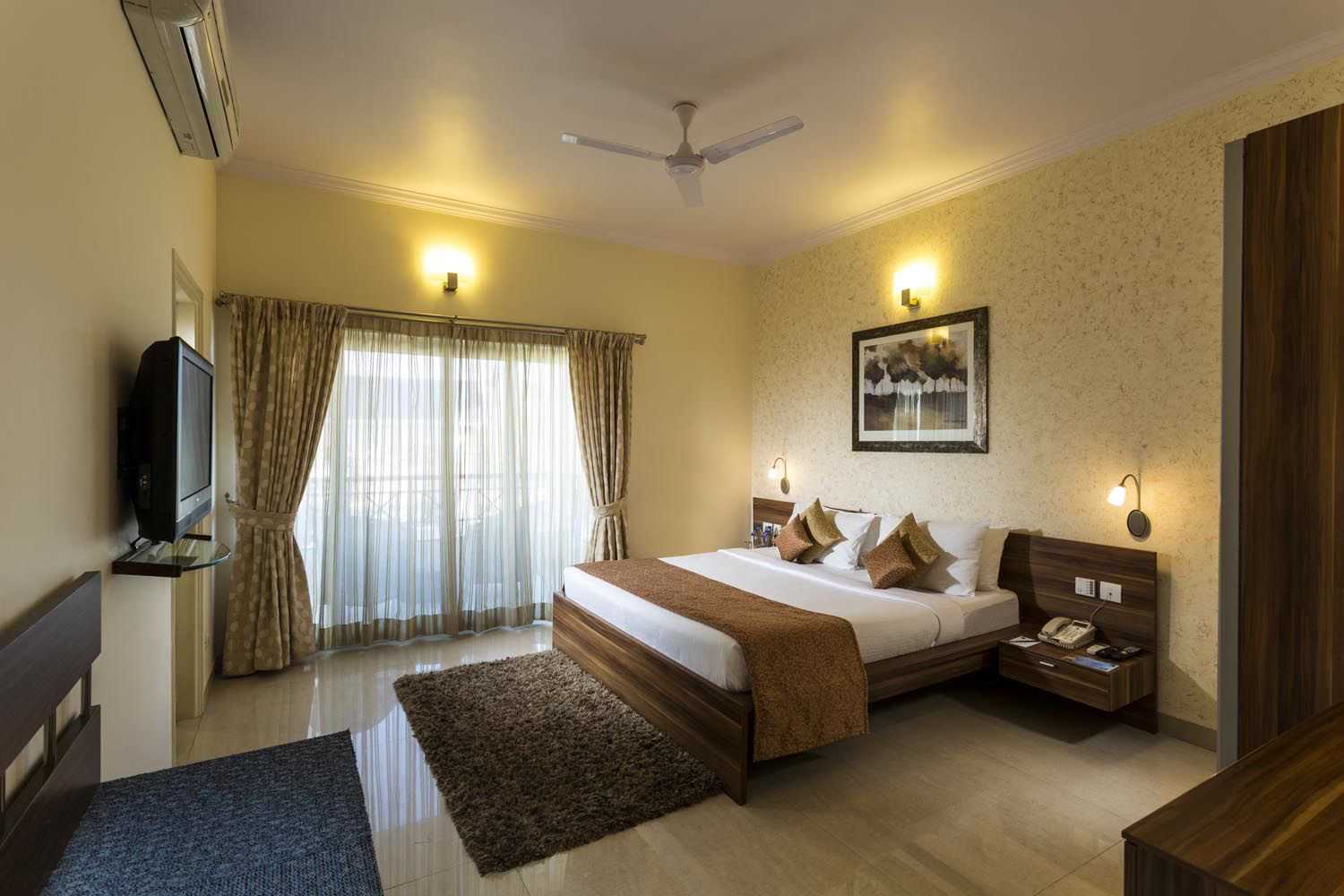 Luxury Room at Aldovia Resort — photo 3